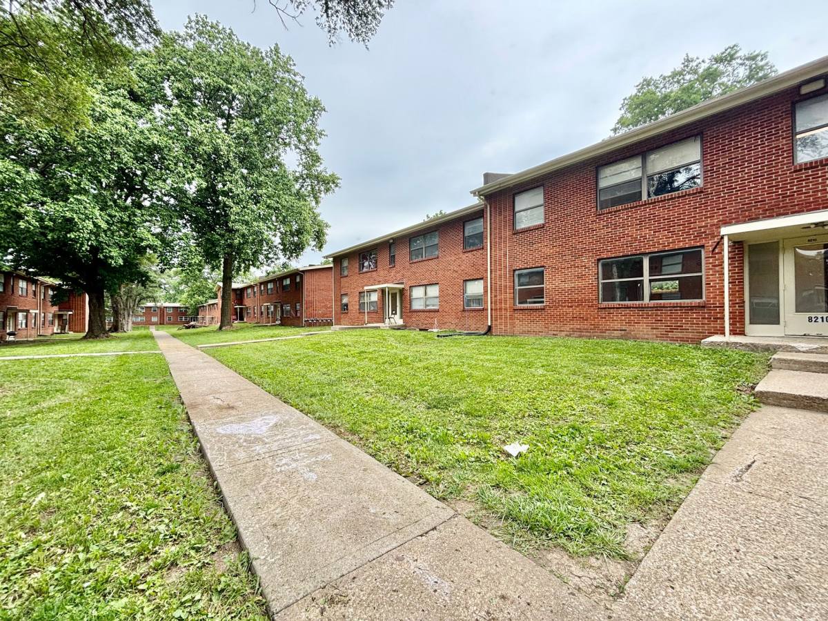 Apartment for rent at 8222 Troost Ave, Kansas City, MO 64131