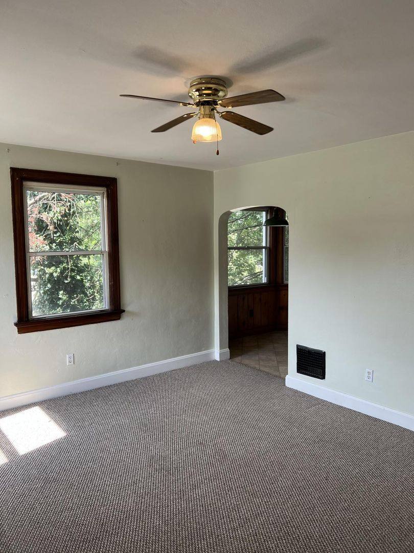 Apartment for rent at 2214 Memorial Parkway, Ft Mitchell, KY 41017