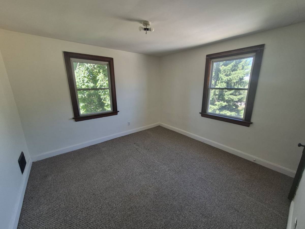 Apartment for rent at 2214 Memorial Parkway, Ft Mitchell, KY 41017