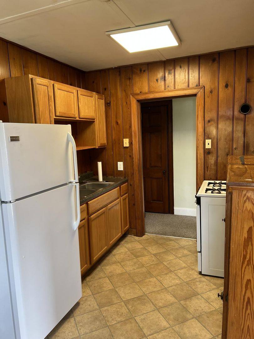 Apartment for rent at 2214 Memorial Parkway, Ft Mitchell, KY 41017