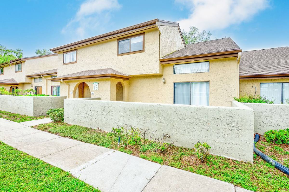 Townhouse for rent at 6262 142nd Ave N, Clearwater, FL 33760