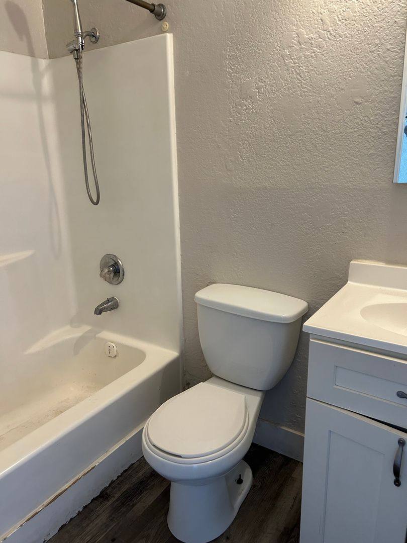 Apartment for rent at 2315 Willow Pass Rd, Pittsburg, CA 94565