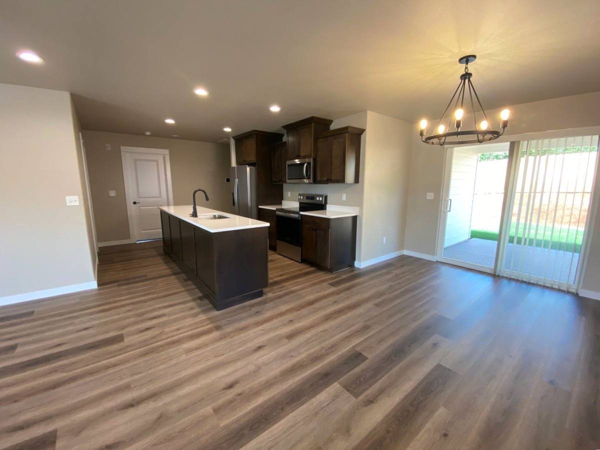 House for rent at 414 SE First St, Oakland, OR 97462