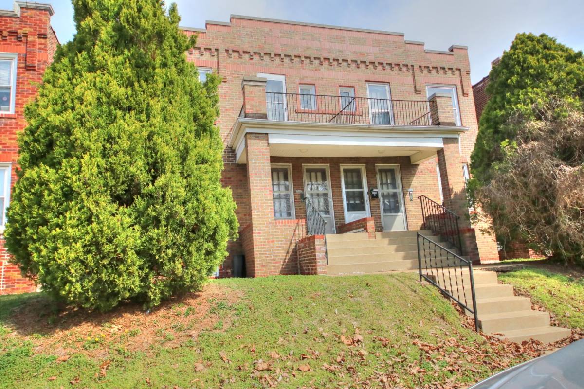 Apartment for rent at 4925-4927 Eichelberger St, Saint Louis, MO 63109