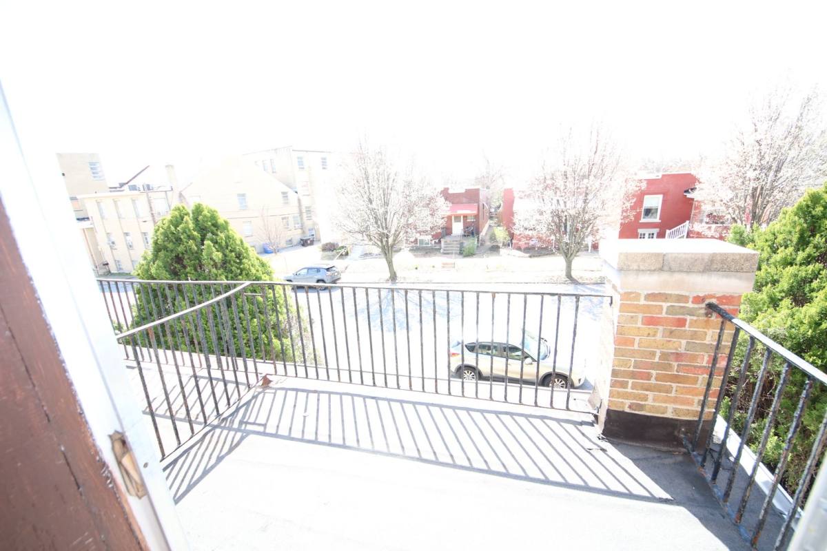 Apartment for rent at 4925-4927 Eichelberger St, Saint Louis, MO 63109
