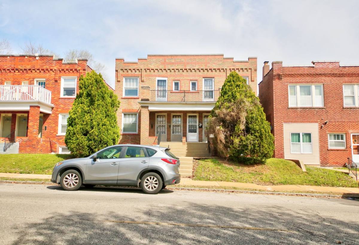 Apartment for rent at 4925-4927 Eichelberger St, Saint Louis, MO 63109