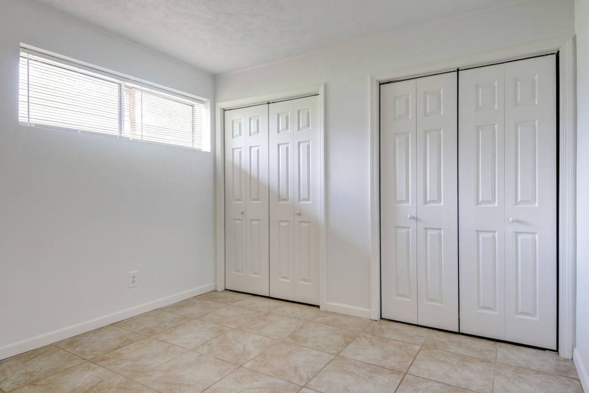 Townhouse for rent at 717 Fairmont Dr, Bloomington, IL 61704
