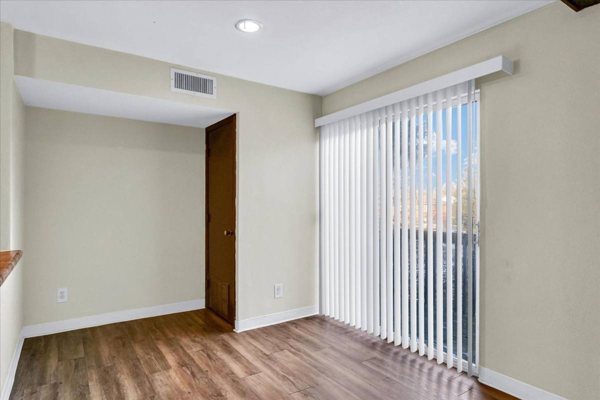 Townhouse for rent at 717 Fairmont Dr, Bloomington, IL 61704