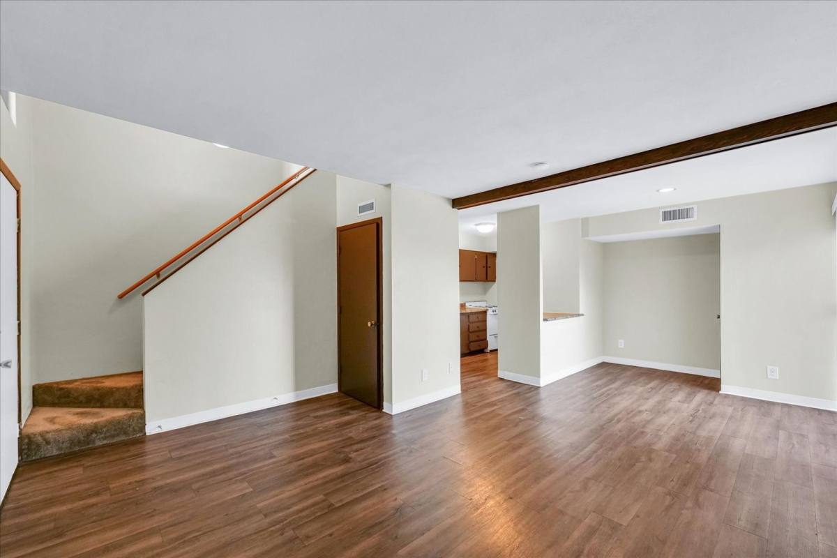 Townhouse for rent at 717 Fairmont Dr, Bloomington, IL 61704