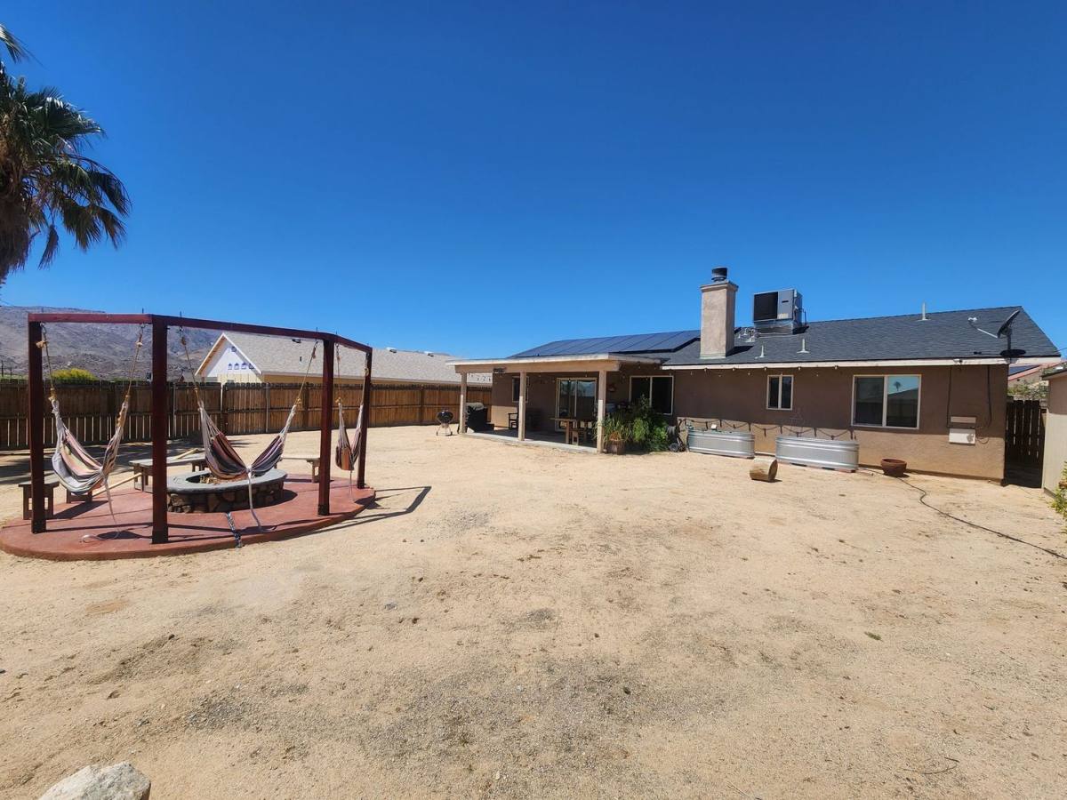 House for rent at 5995 Encelia Dr, Twentynine Palms, CA 92277