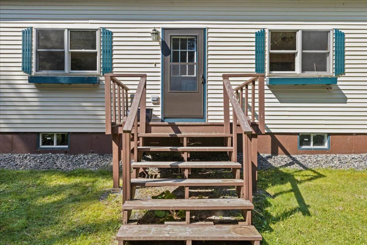 House for rent at 1672 Sweet Hollow Rd, Sheldon, VT 05483