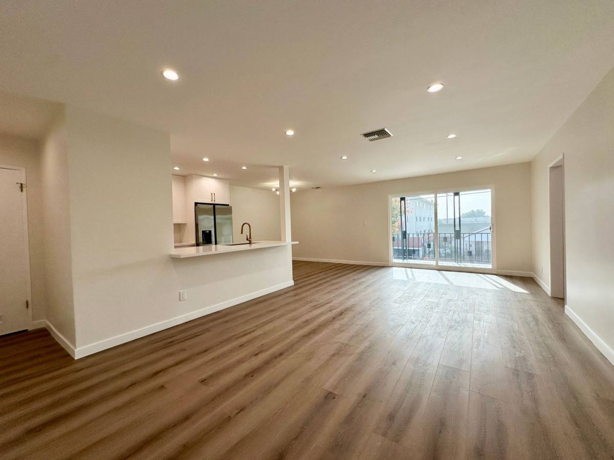 Apartment for rent at 1301 Stanley Ave, Glendale, CA 91206