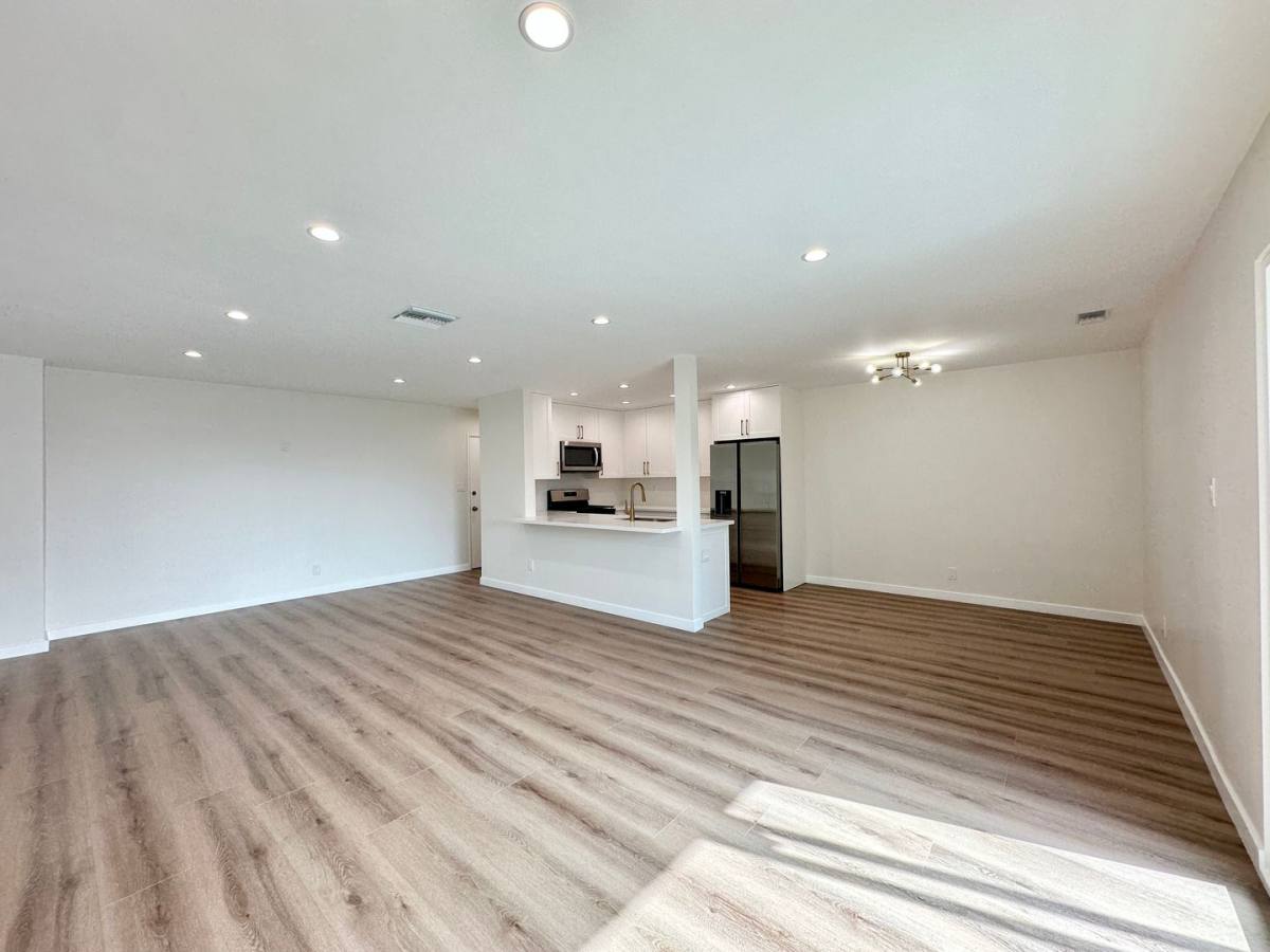 Apartment for rent at 1301 Stanley Ave, Glendale, CA 91206