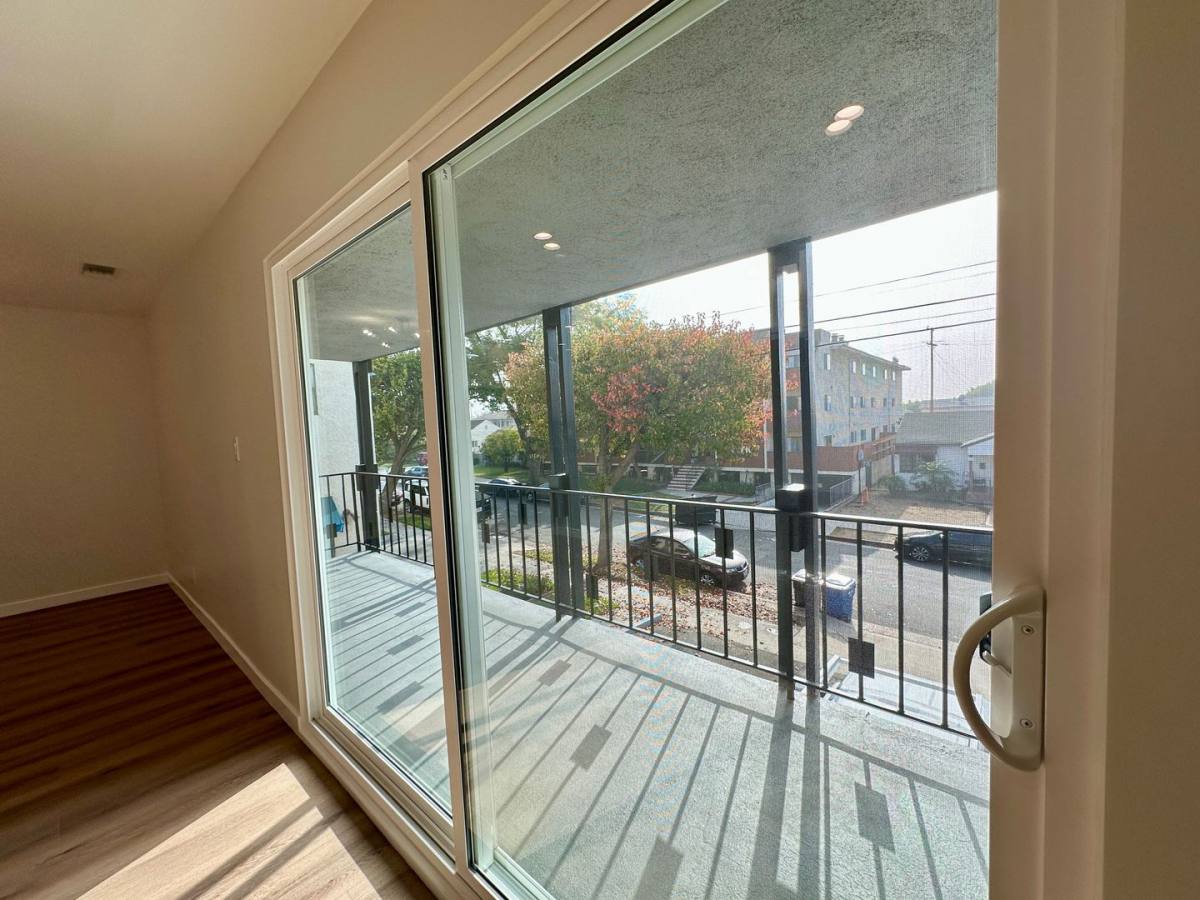 Apartment for rent at 1301 Stanley Ave, Glendale, CA 91206