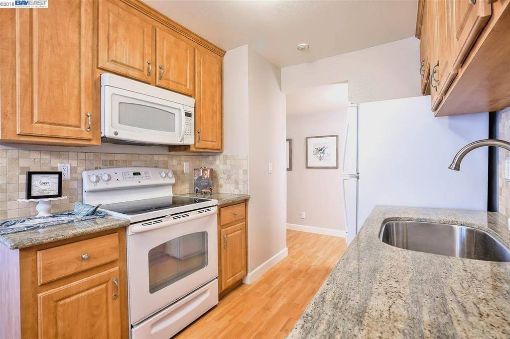Townhouse for rent at 6015 Joaquin Murieta Ave #B, Newark, CA 94560