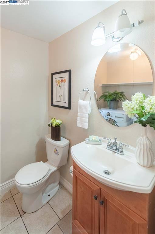 Townhouse for rent at 6015 Joaquin Murieta Ave #B, Newark, CA 94560