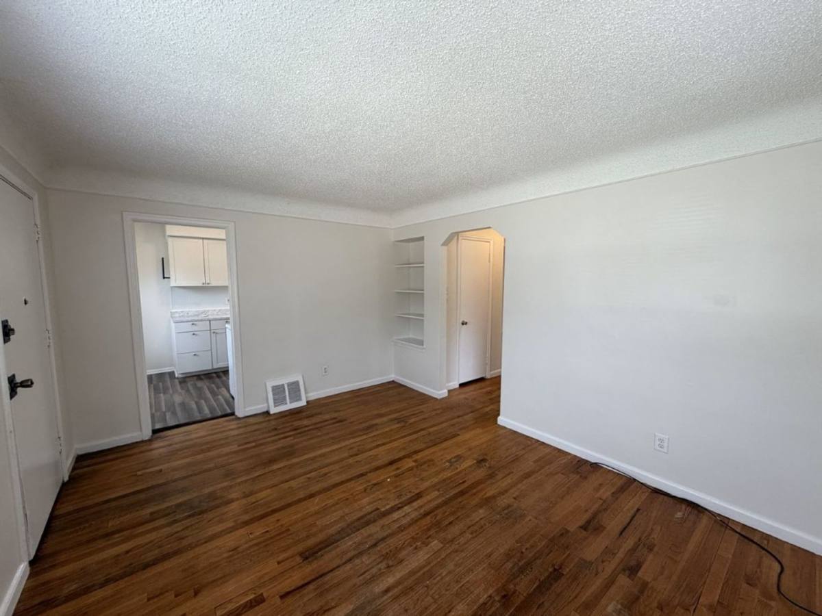 House for rent at 1821 Hanover, Lincoln Park, MI 48146