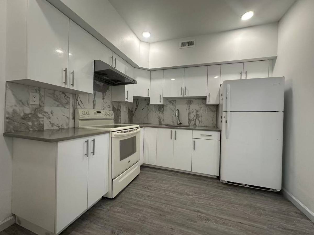 Apartment for rent at 915 Washington Ave, Philadelphia, PA 19147