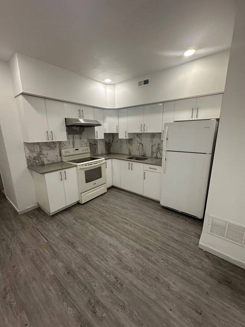 Apartment for rent at 915 Washington Ave, Philadelphia, PA 19147
