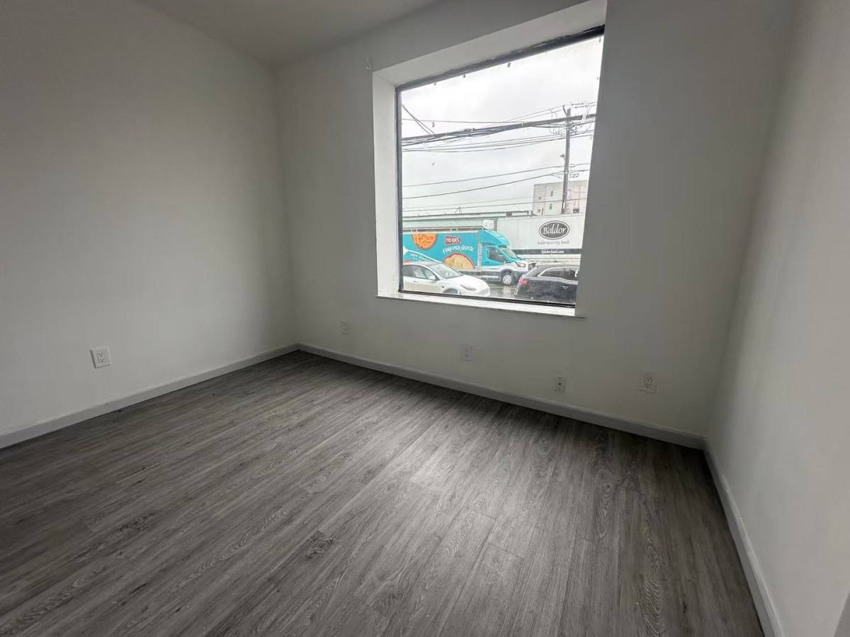 Apartment for rent at 915 Washington Ave, Philadelphia, PA 19147
