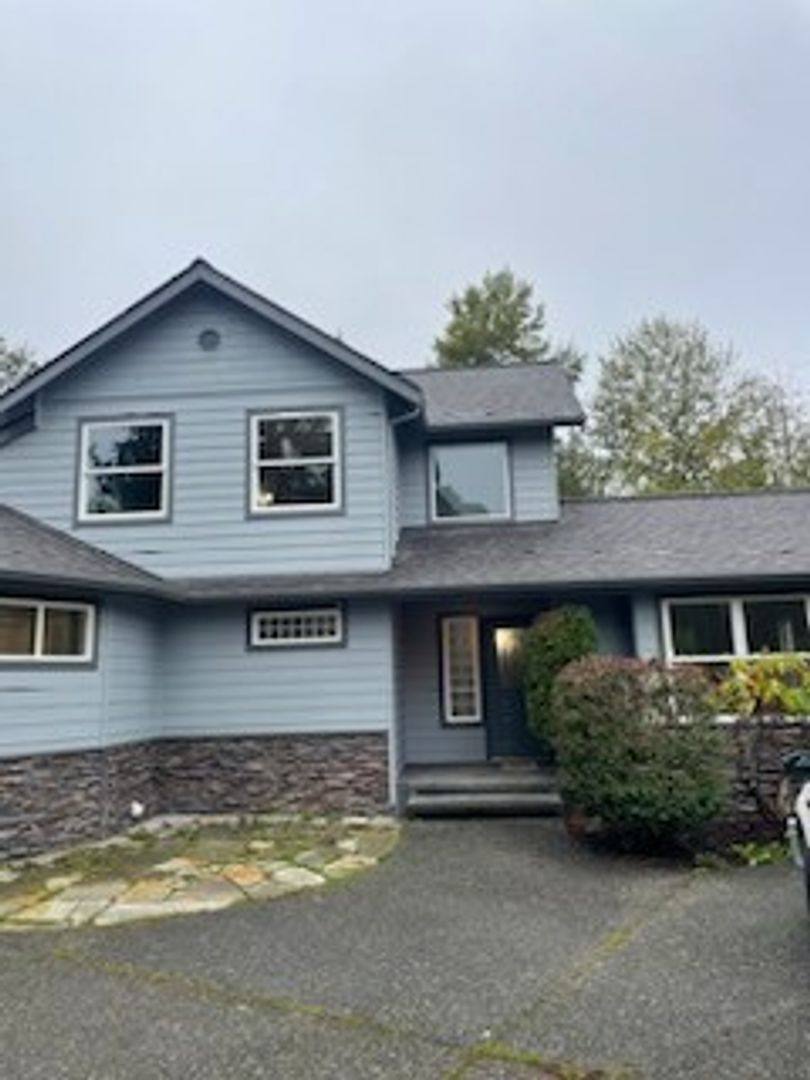 House for rent at 2728 Alvarado Dr, Bellingham, WA 98229
