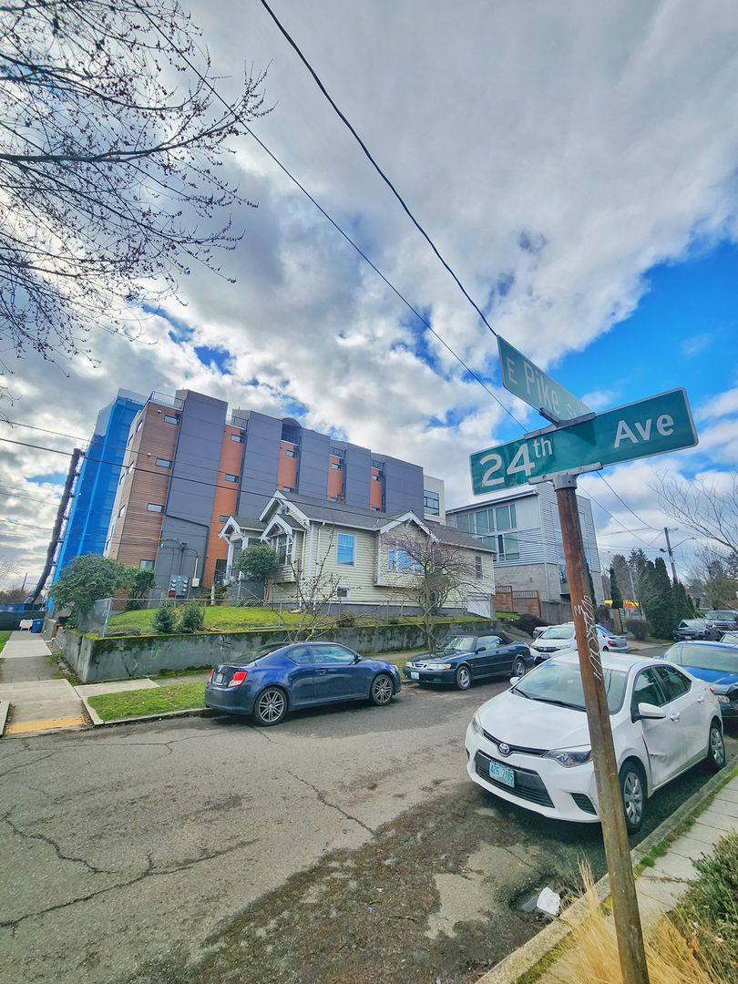 House for rent at 1431 24th Ave, Seattle, WA 98122