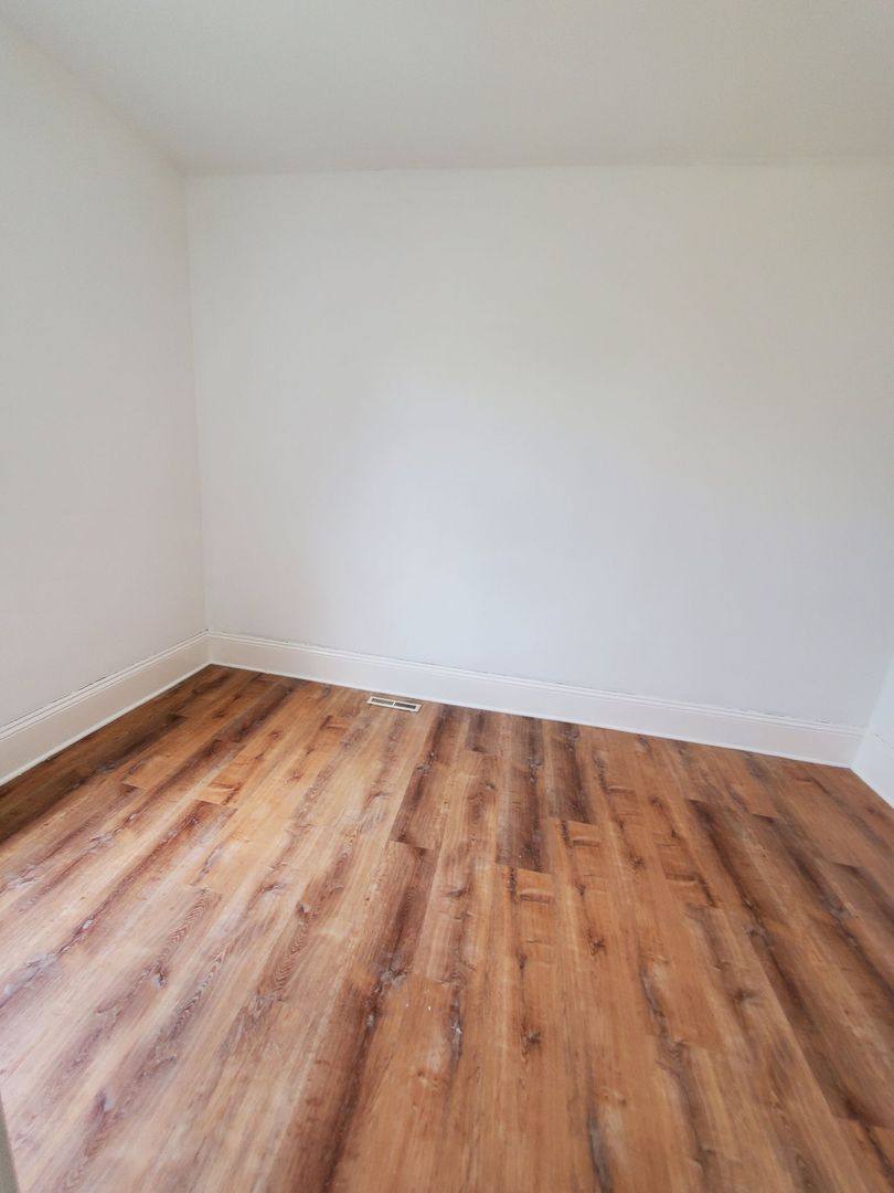 Apartment for rent at 1568 W Windlake Ave, Milwaukee, WI 53215