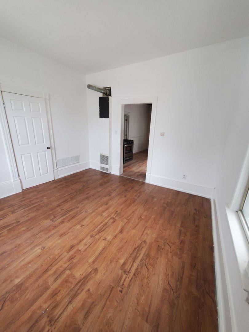 Apartment for rent at 1568 W Windlake Ave, Milwaukee, WI 53215