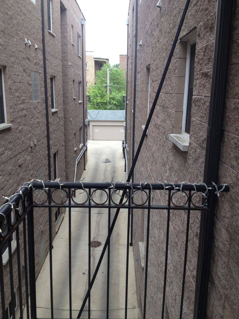 Apartment for rent at 1522-28 W Greenleaf, Chicago, IL 60626