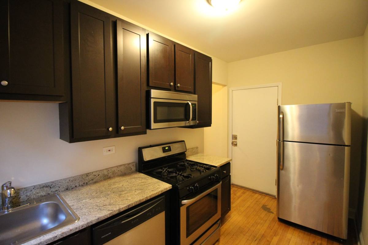 Apartment for rent at 6203-05 N Claremont, Chicago, IL 60659