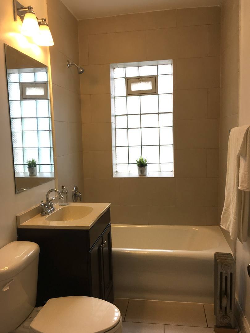 Apartment for rent at 6203-05 N Claremont, Chicago, IL 60659