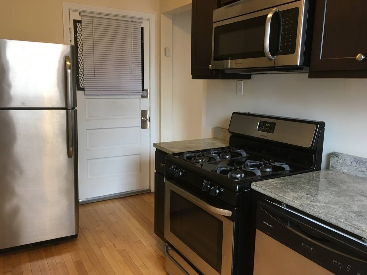 Apartment for rent at 6203-05 N Claremont, Chicago, IL 60659