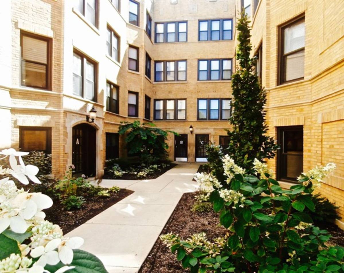 Apartment for rent at 2801-05 W Lawrence, Chicago, IL 60625