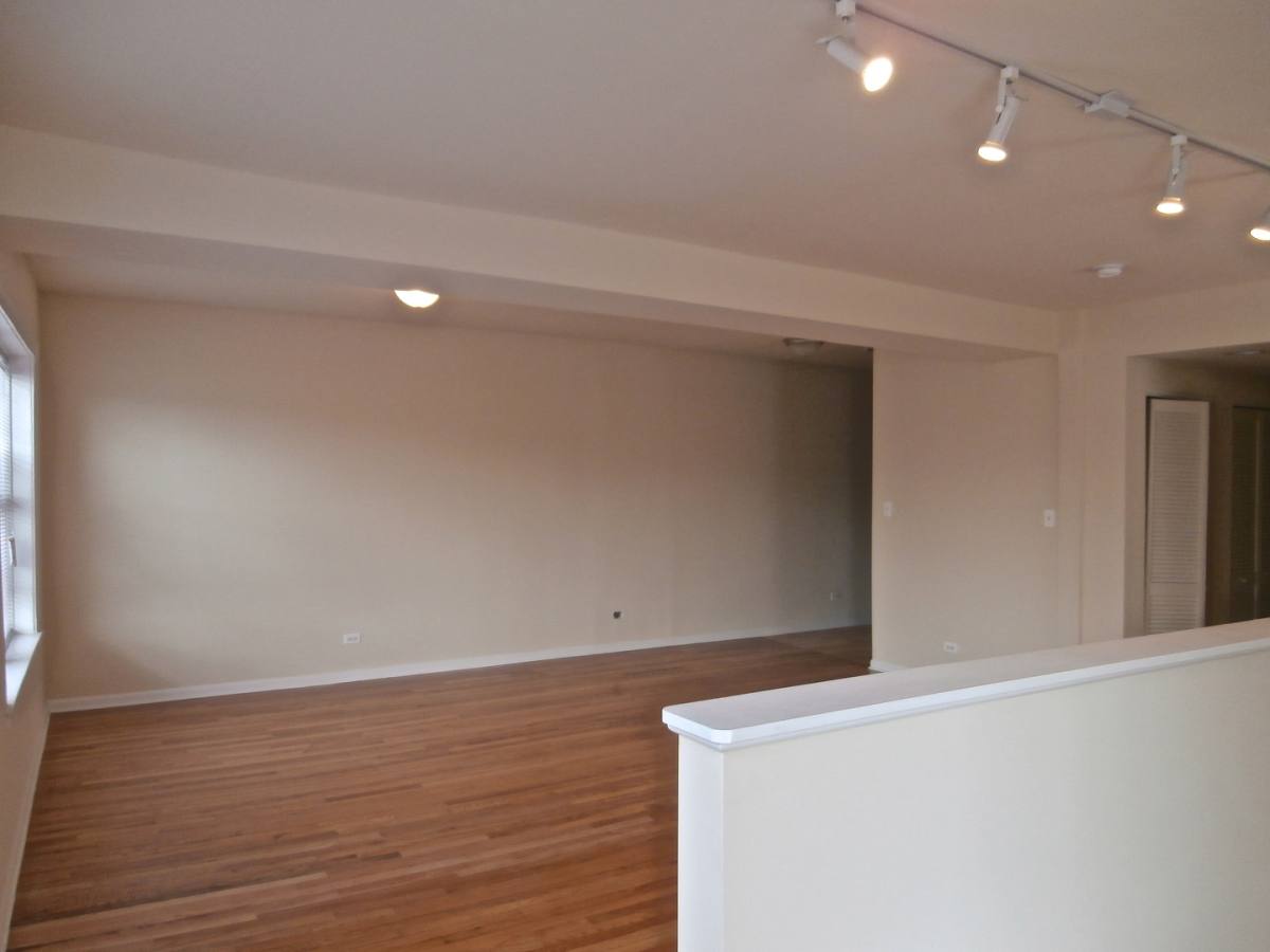 Apartment for rent at 2801-05 W Lawrence, Chicago, IL 60625