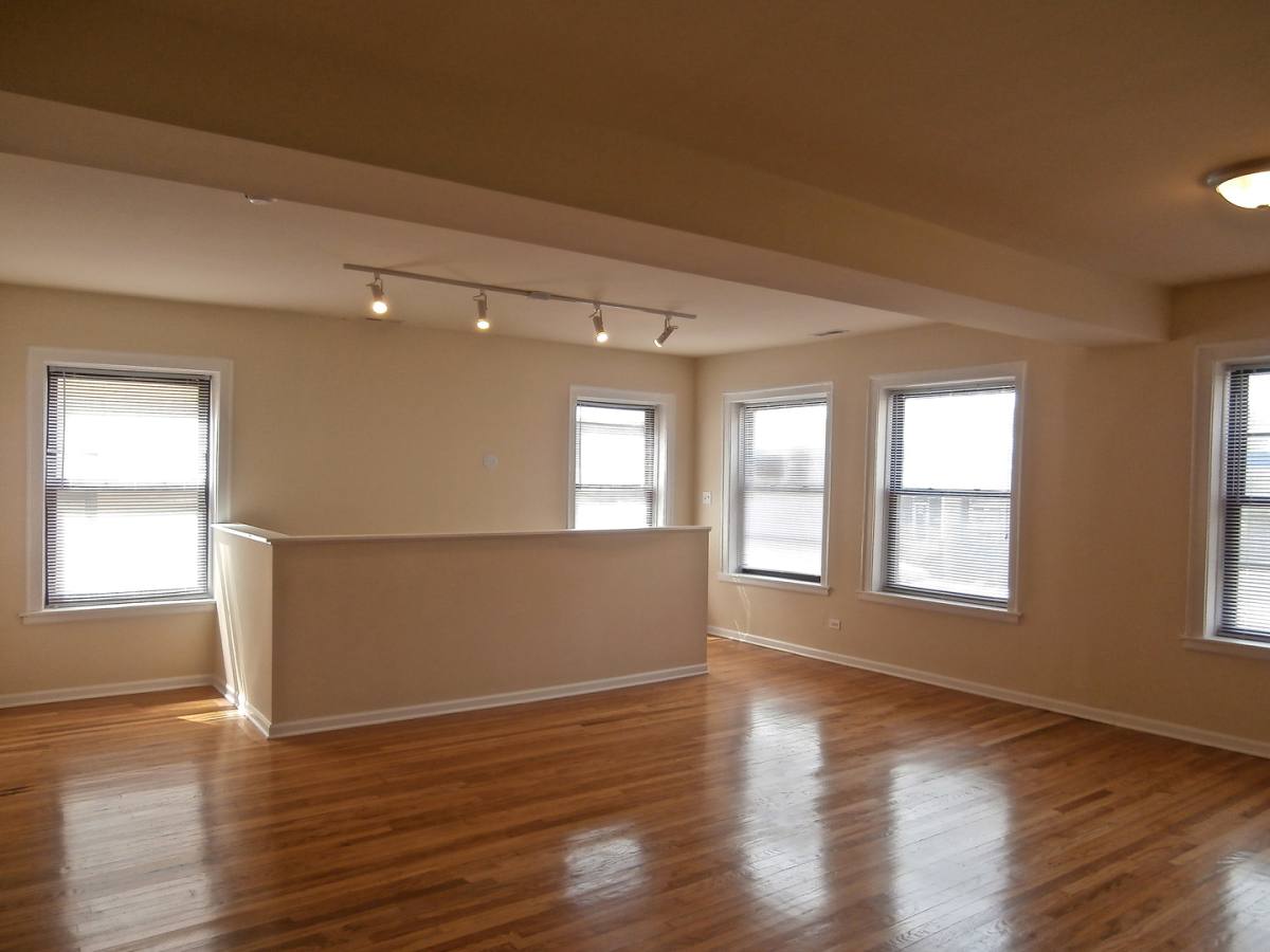 Apartment for rent at 2801-05 W Lawrence, Chicago, IL 60625