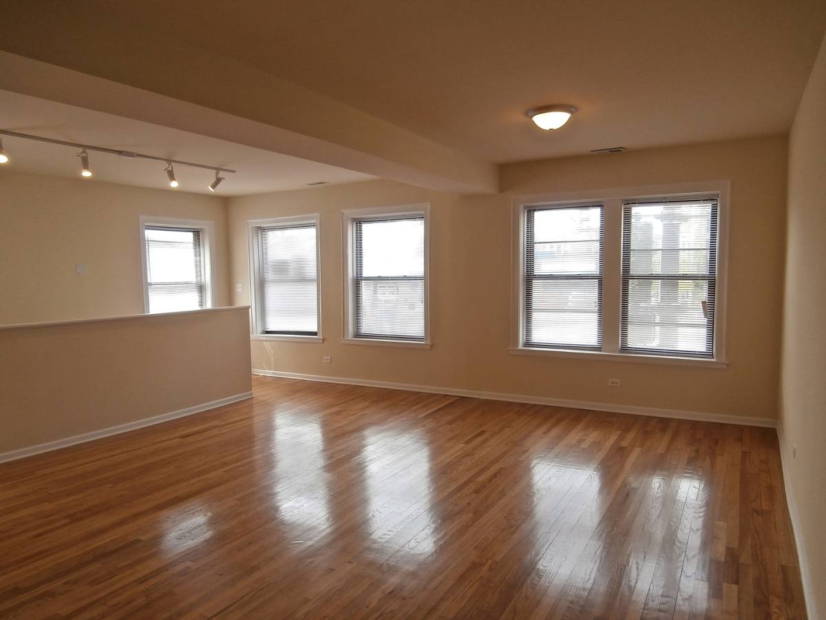 Apartment for rent at 2801-05 W Lawrence, Chicago, IL 60625