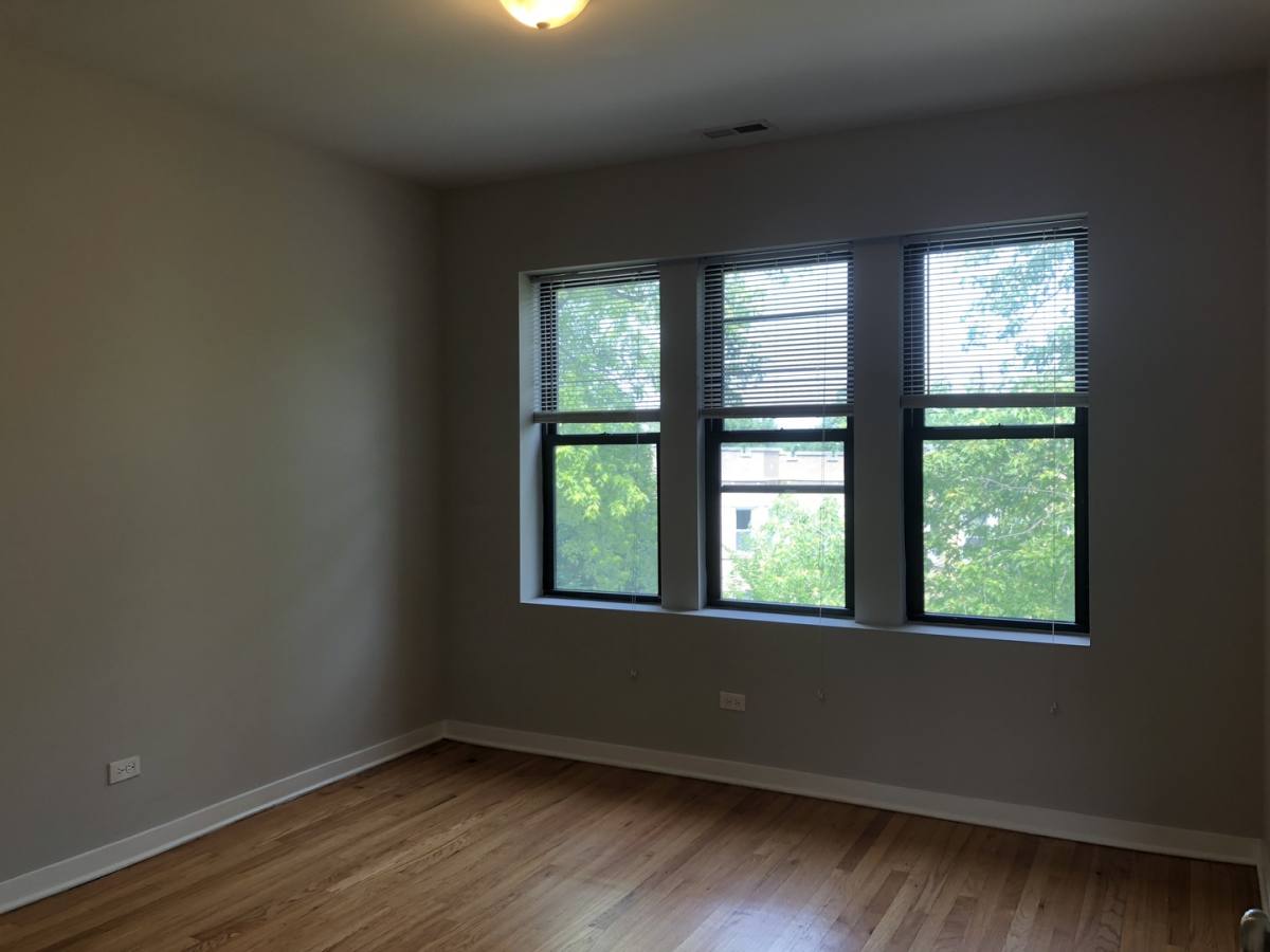 Apartment for rent at 6700-04 N Artesian, Chicago, IL 60645