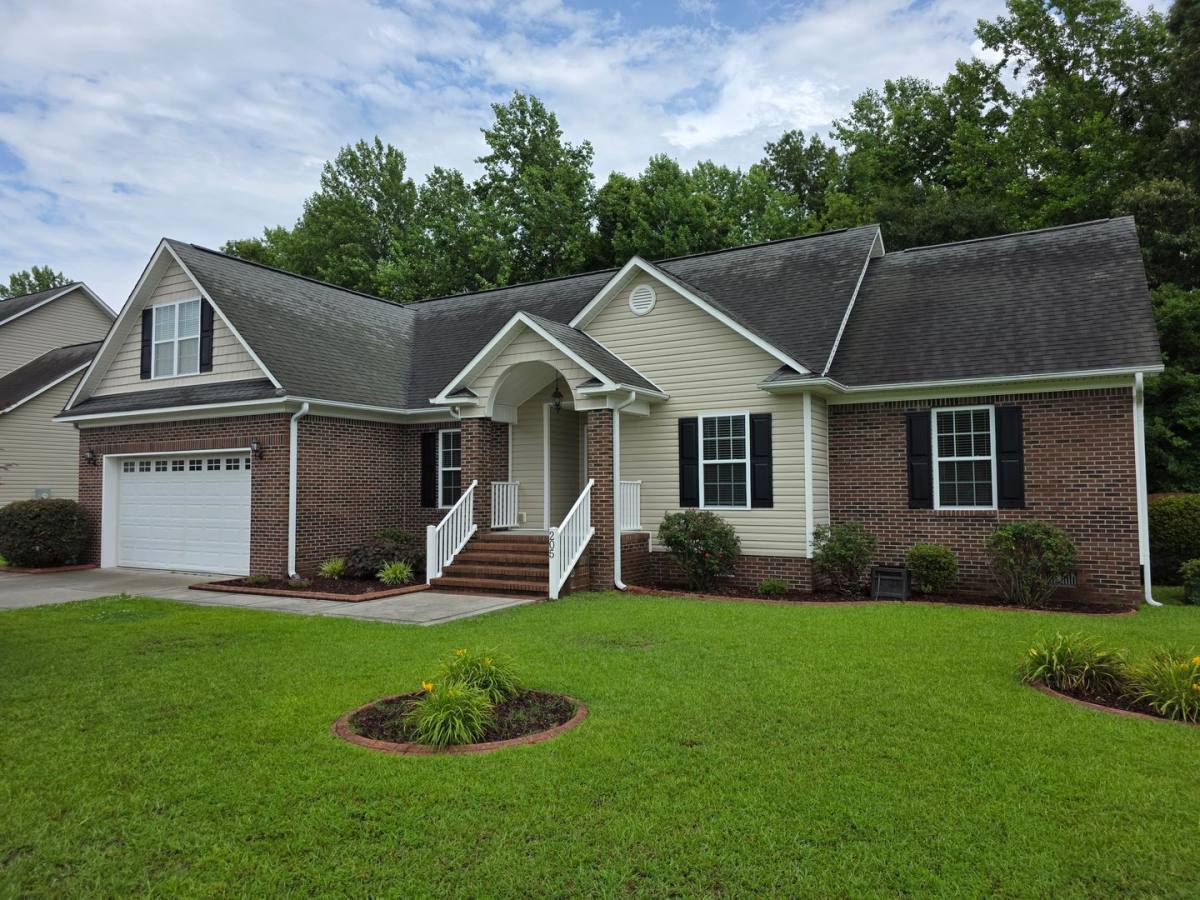 House for rent at 205 Woodberry Place, Jacksonville, NC 28540