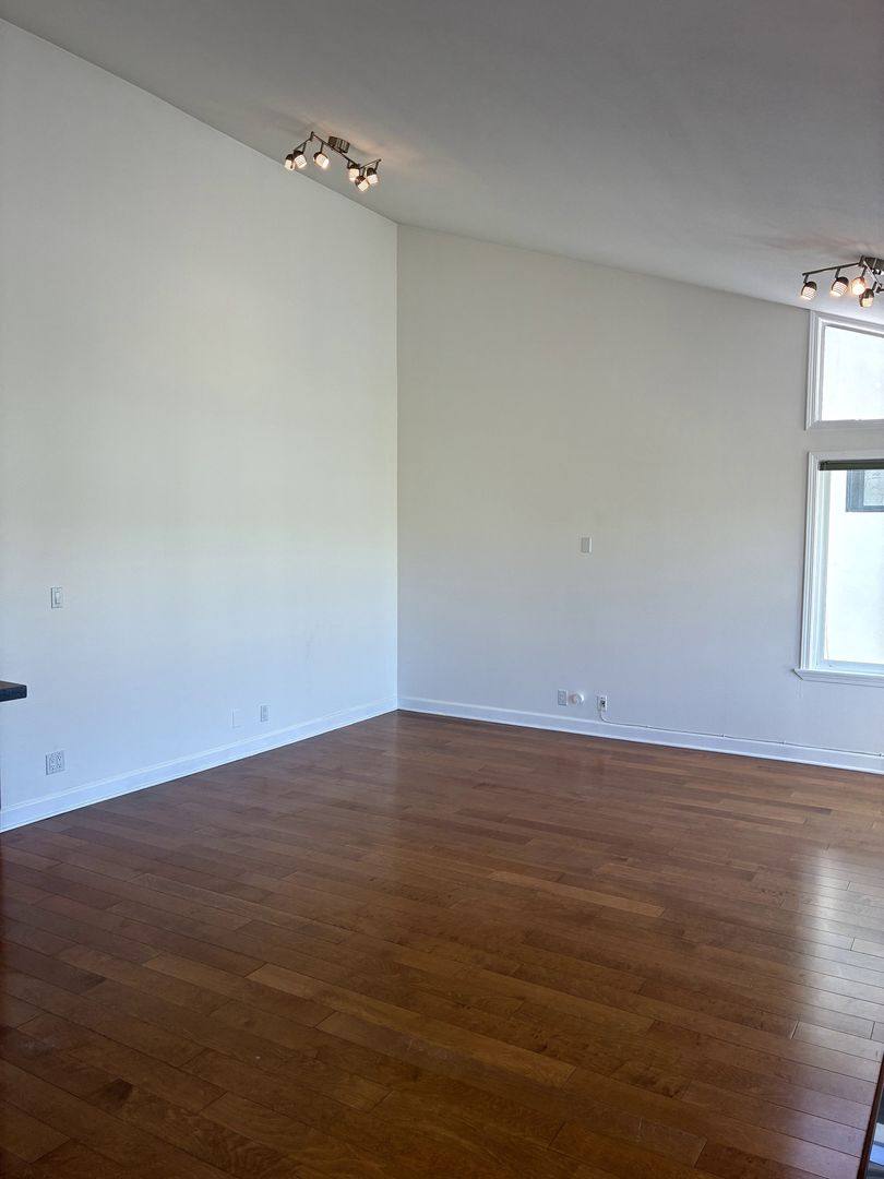 Apartment for rent at 3853 Sunset Lane Upstairs, Oxnard, CA 93035