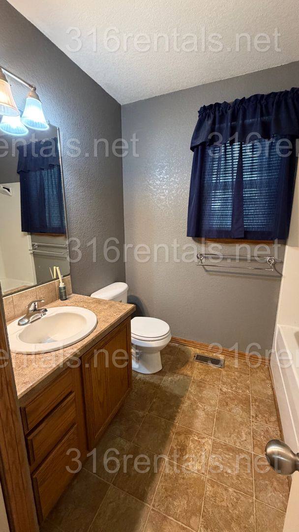 House for rent at 421 E 15th, Augusta, KS 67010