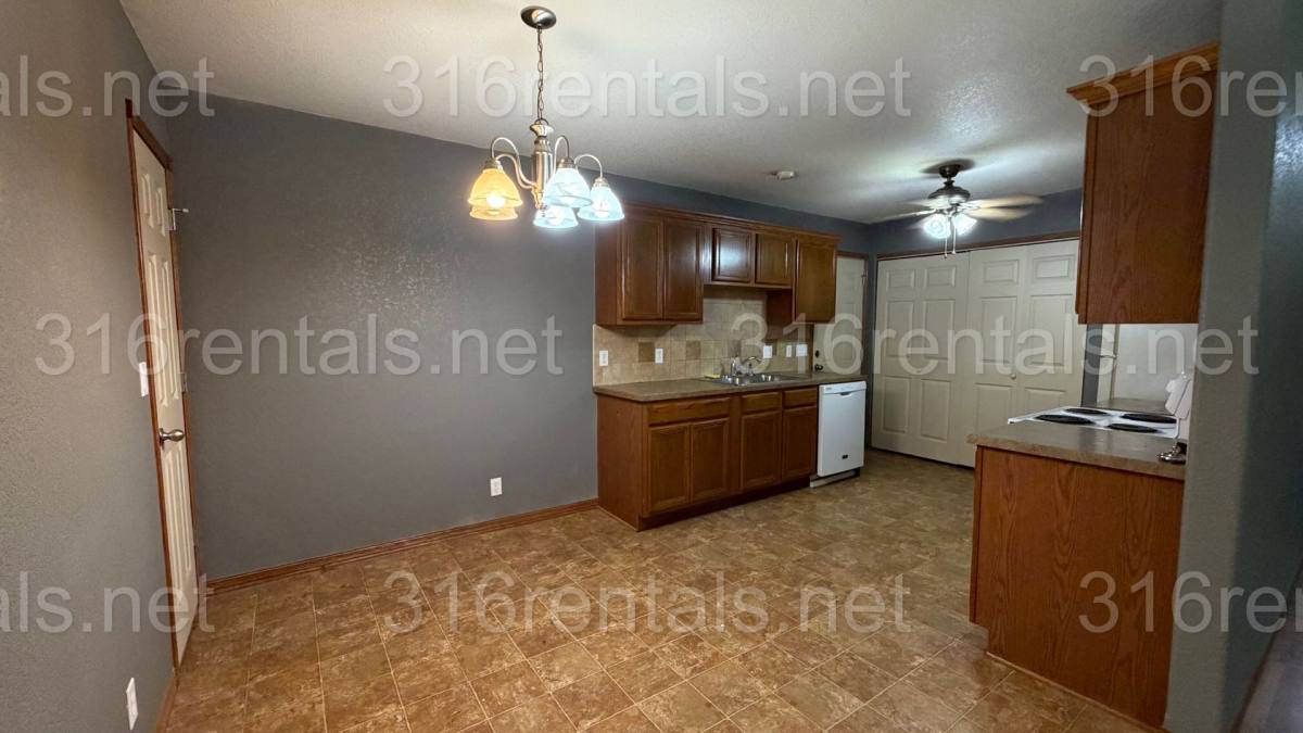 House for rent at 421 E 15th, Augusta, KS 67010