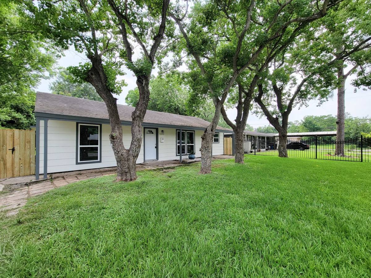 House for rent at 5606 Willow Glen Dr, Houston, TX 77033
