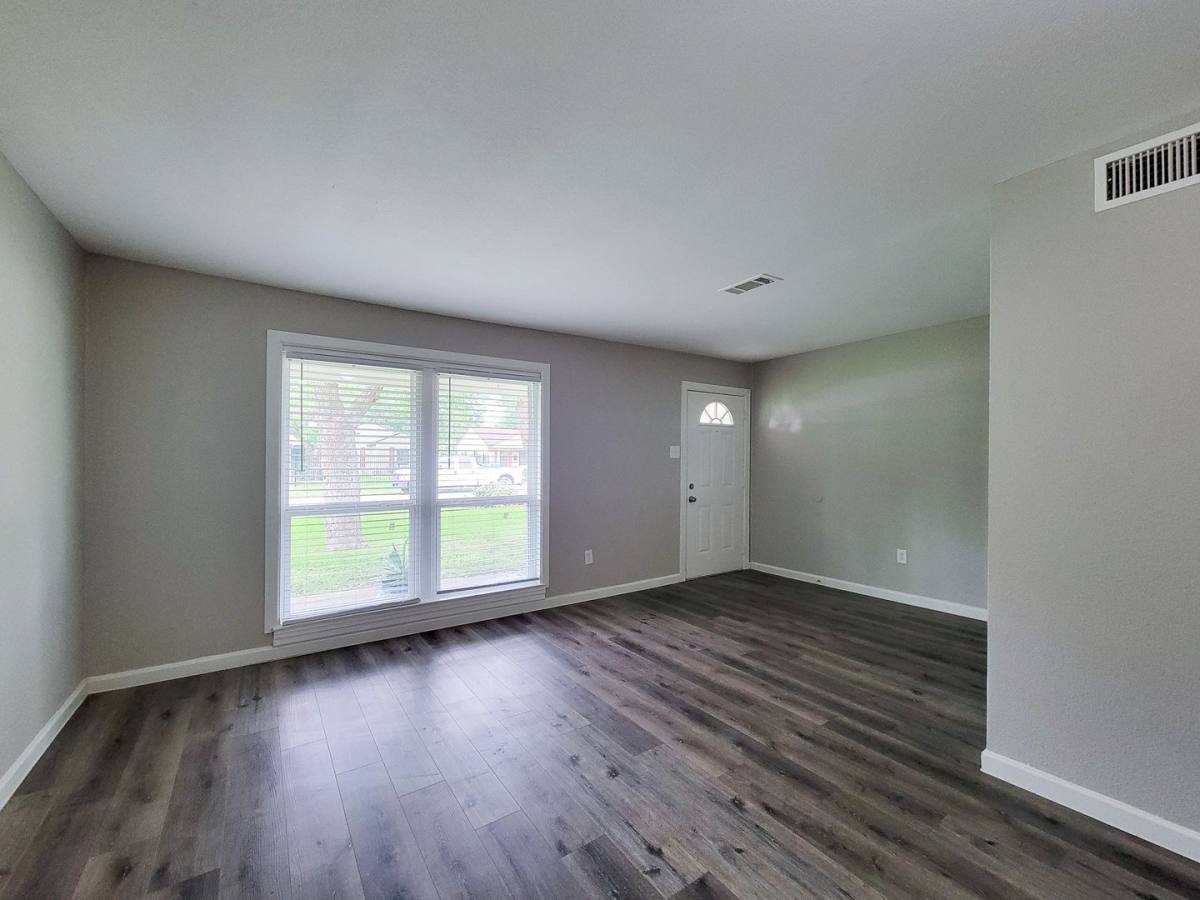 House for rent at 5606 Willow Glen Dr, Houston, TX 77033