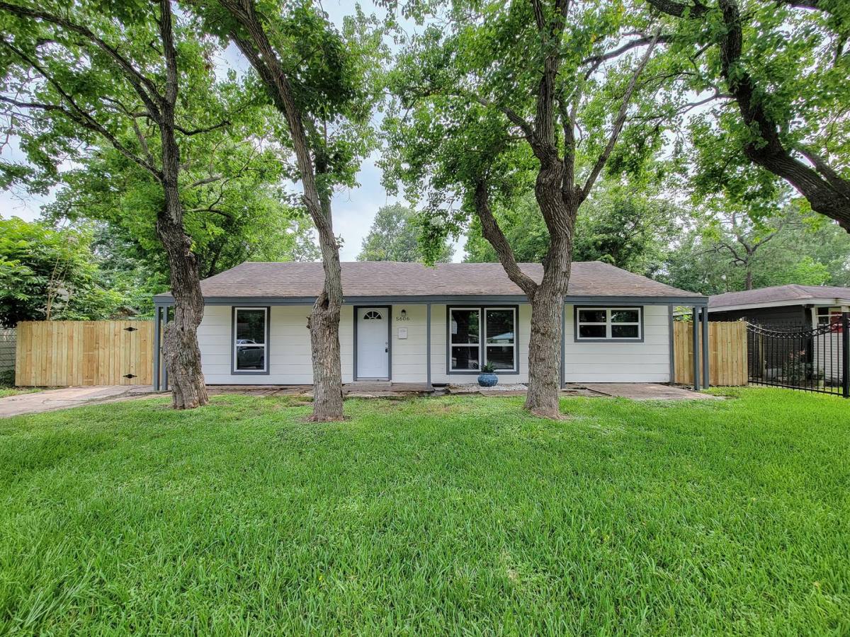 House for rent at 5606 Willow Glen Dr, Houston, TX 77033