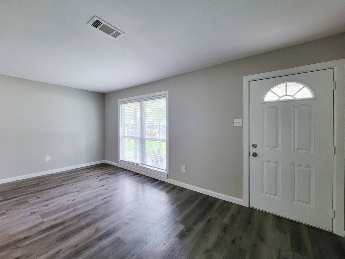 House for rent at 5606 Willow Glen Dr, Houston, TX 77033