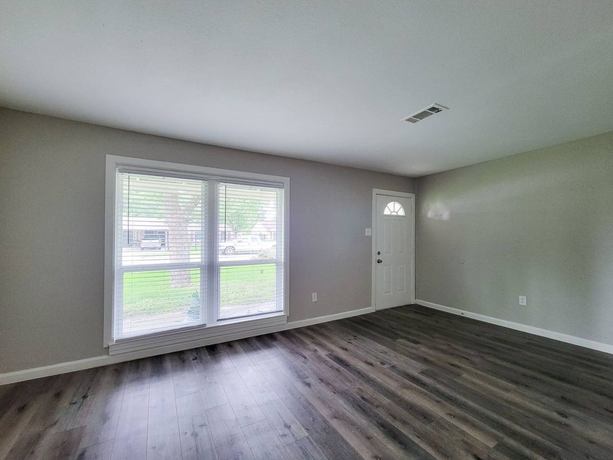 House for rent at 5606 Willow Glen Dr, Houston, TX 77033