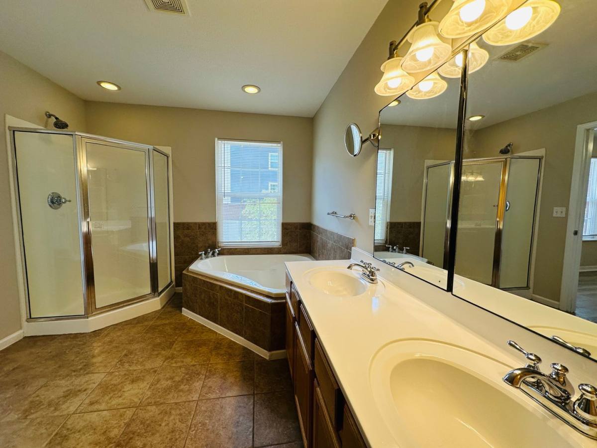 Townhouse for rent at 806 Blue Spruce Way, Knoxville, TN 37912
