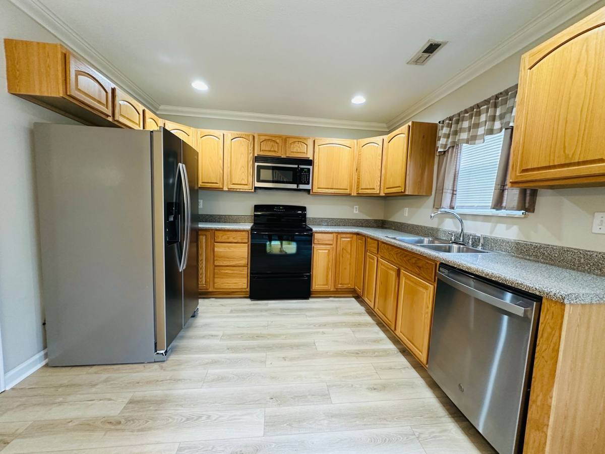 Townhouse for rent at 806 Blue Spruce Way, Knoxville, TN 37912