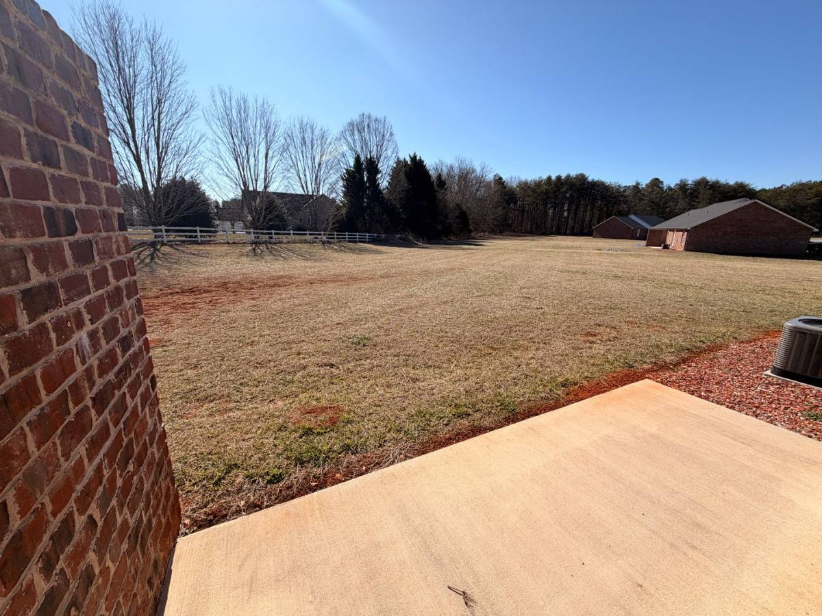 Apartment for rent at 4008 Eugene Dr, Lincolnton, NC 28092