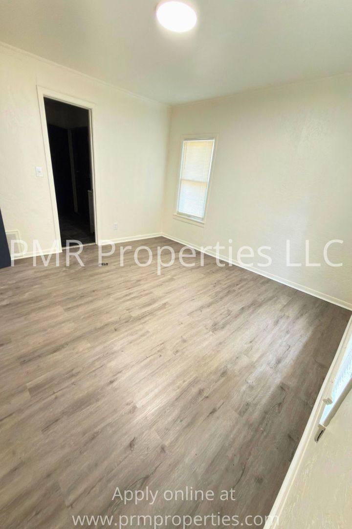 House for rent at 2604 SW Ave, Texarkana, TX 75505